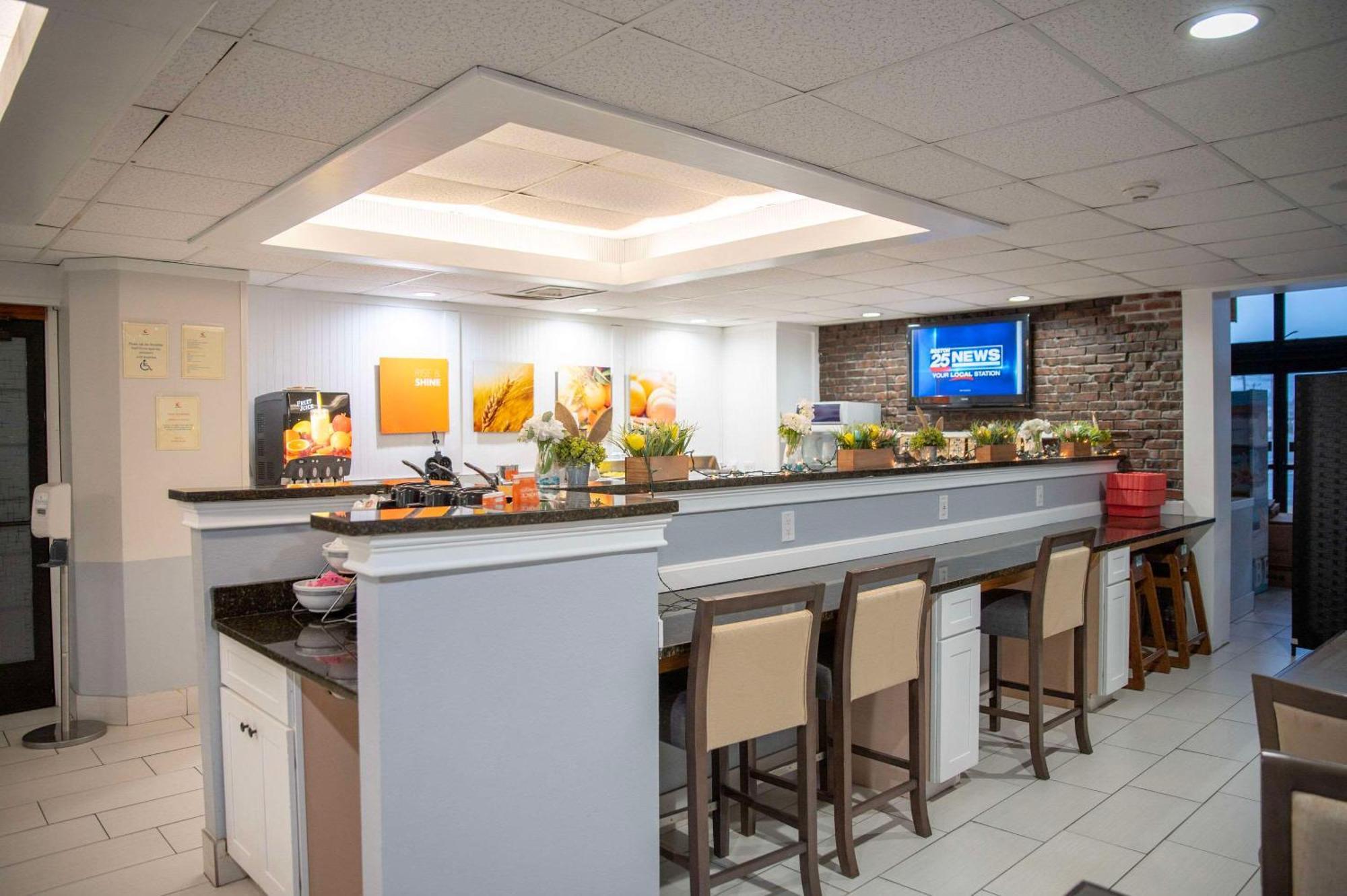 Comfort Inn Hyannis - Cape Cod Екстер'єр фото
