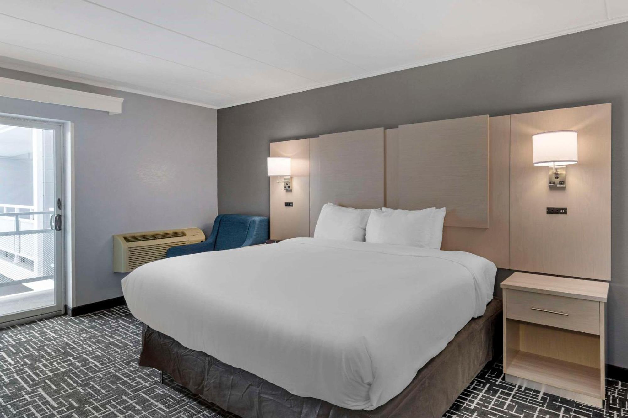 Comfort Inn Hyannis - Cape Cod Екстер'єр фото