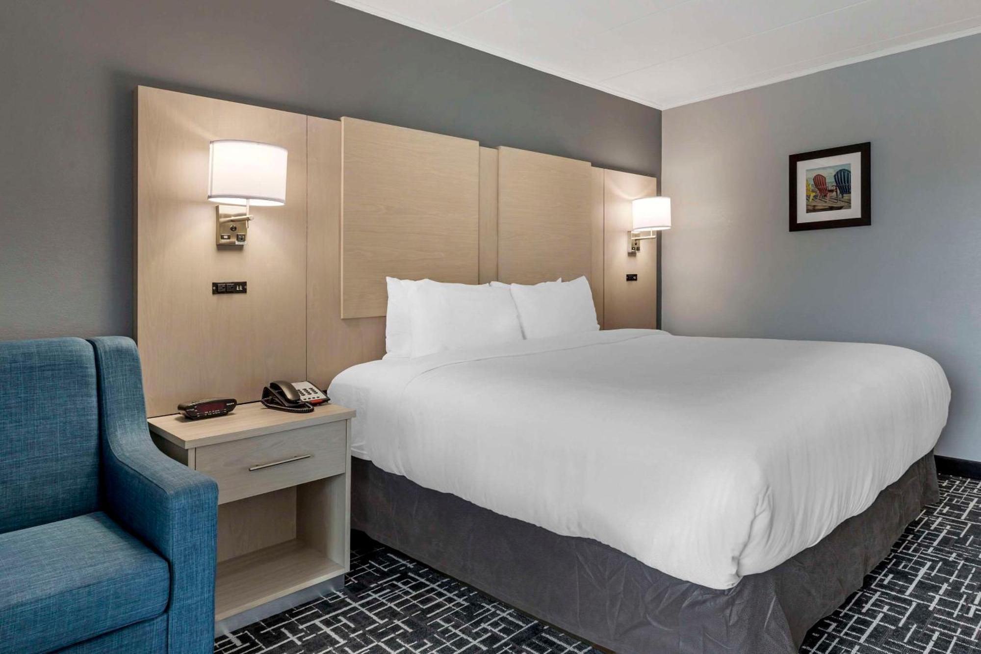 Comfort Inn Hyannis - Cape Cod Екстер'єр фото